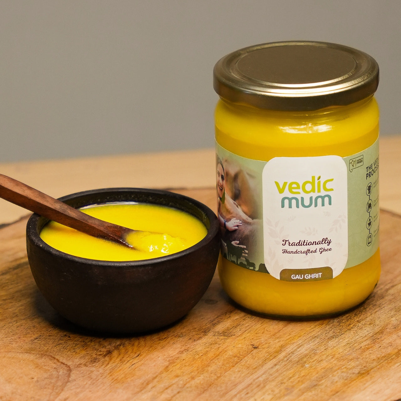 Discover the benefits of A2 Gau Ghrit, made using the traditional Bilona method. Supports heart health, brain function, skin, and overall vitality. Available in 500ml & 1000ml.